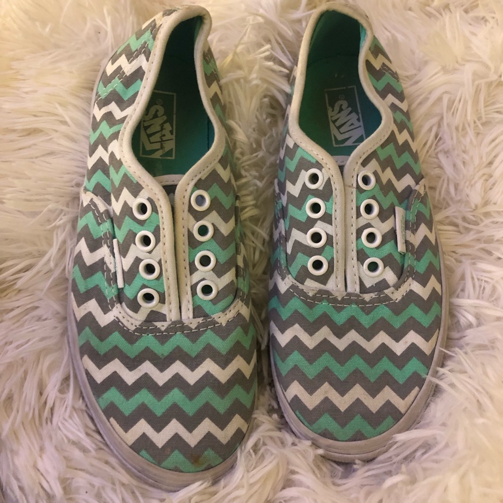 Vans - Picture 2 of 3